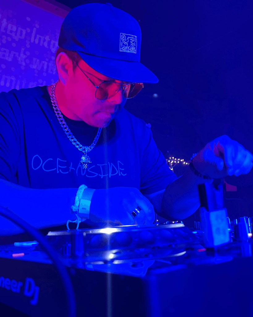 DJ OUX at Open Deck Night at The Heart Events