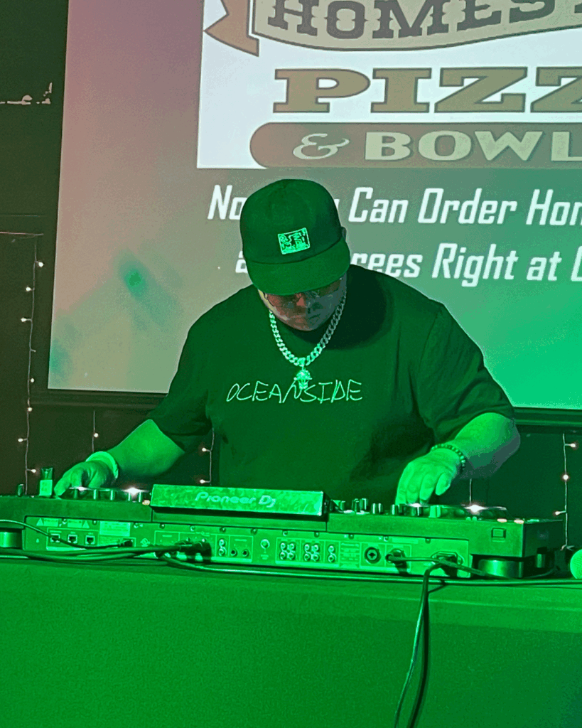 DJ OUX at Open Deck Night at The Heart Events